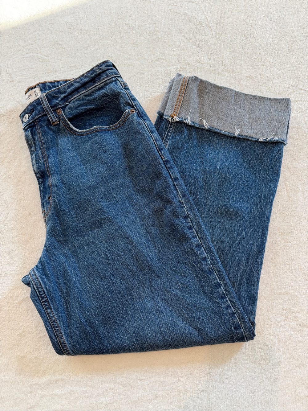 Abercrombie & Fitch Curve Love The 90's Relaxed Jean High Rise